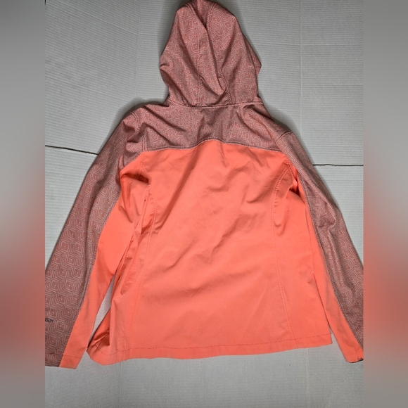 Free Tech Jacket - Picture 5 of 7